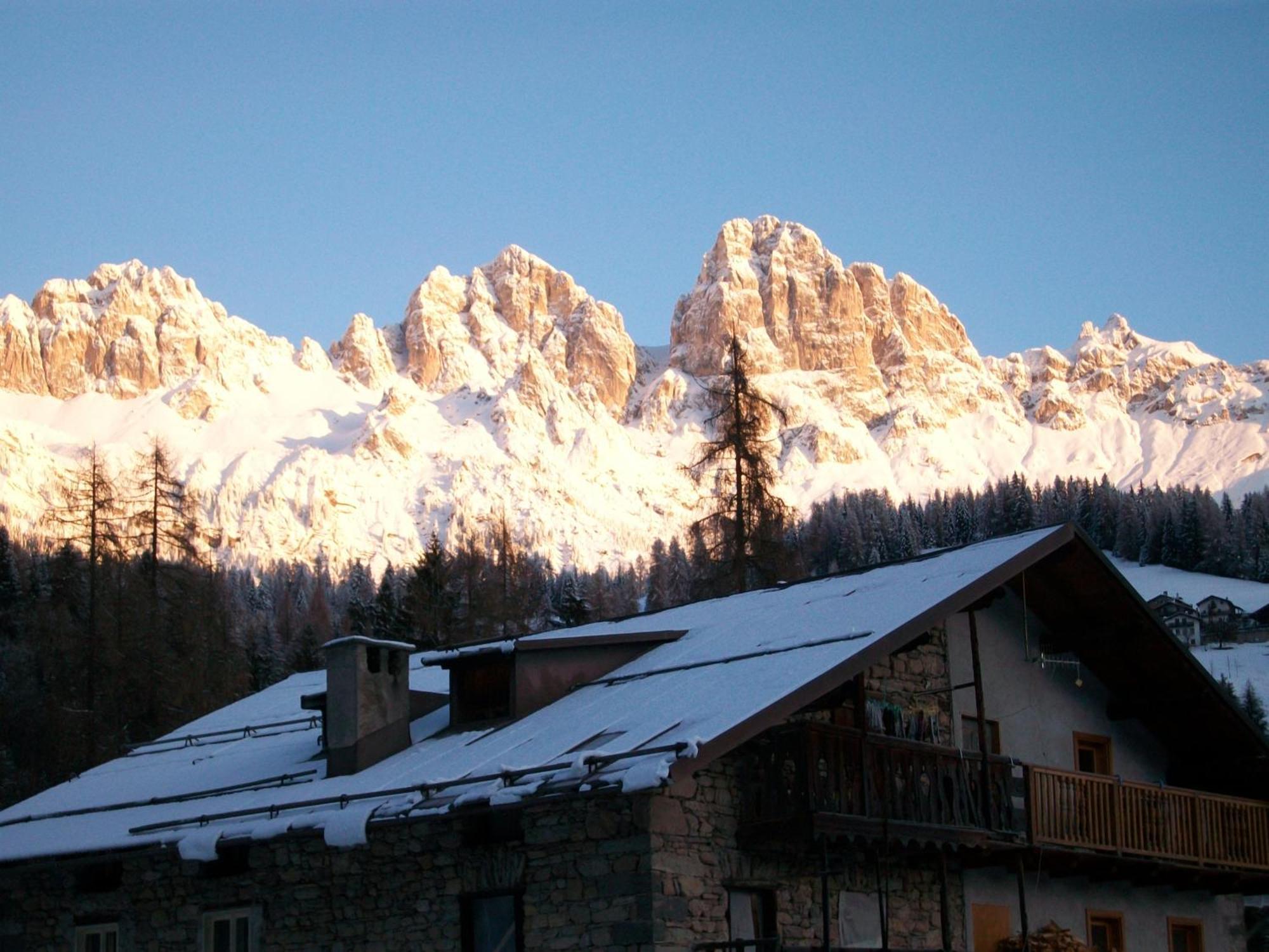 Hotel Pensione Dolomiti Falcade Exterior photo